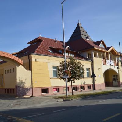 Oktatási és Művelődési Intézmény, 4. ütem