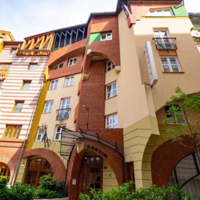 Corvin Hotel