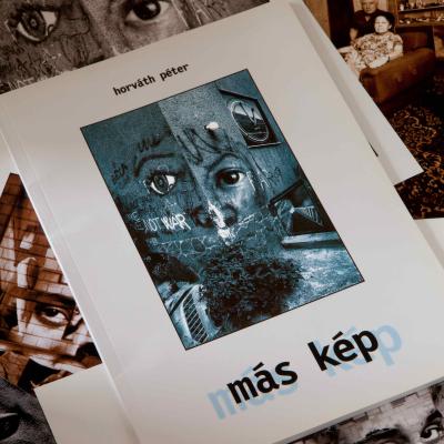 Más kép