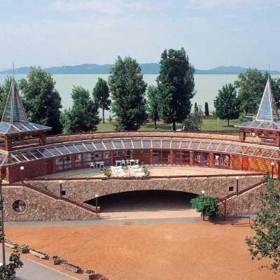Esterházy-strand főépület
