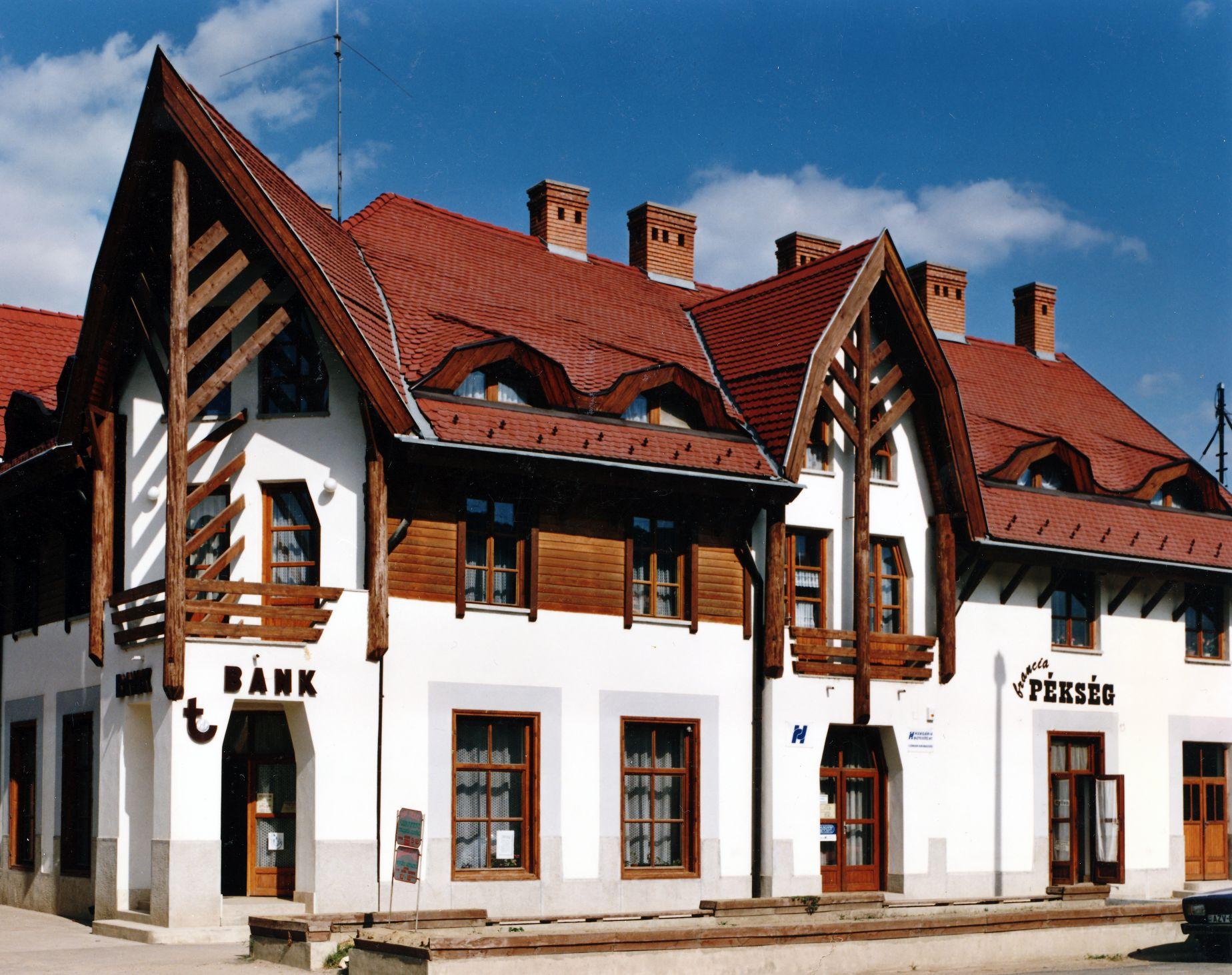 Szolgáltatóház