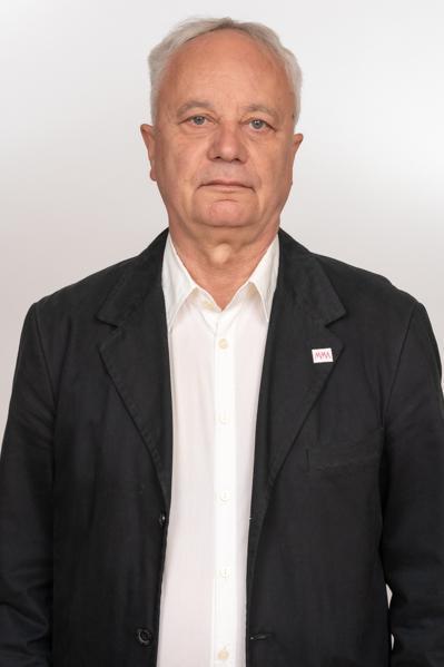 Pataki Tibor profilképe