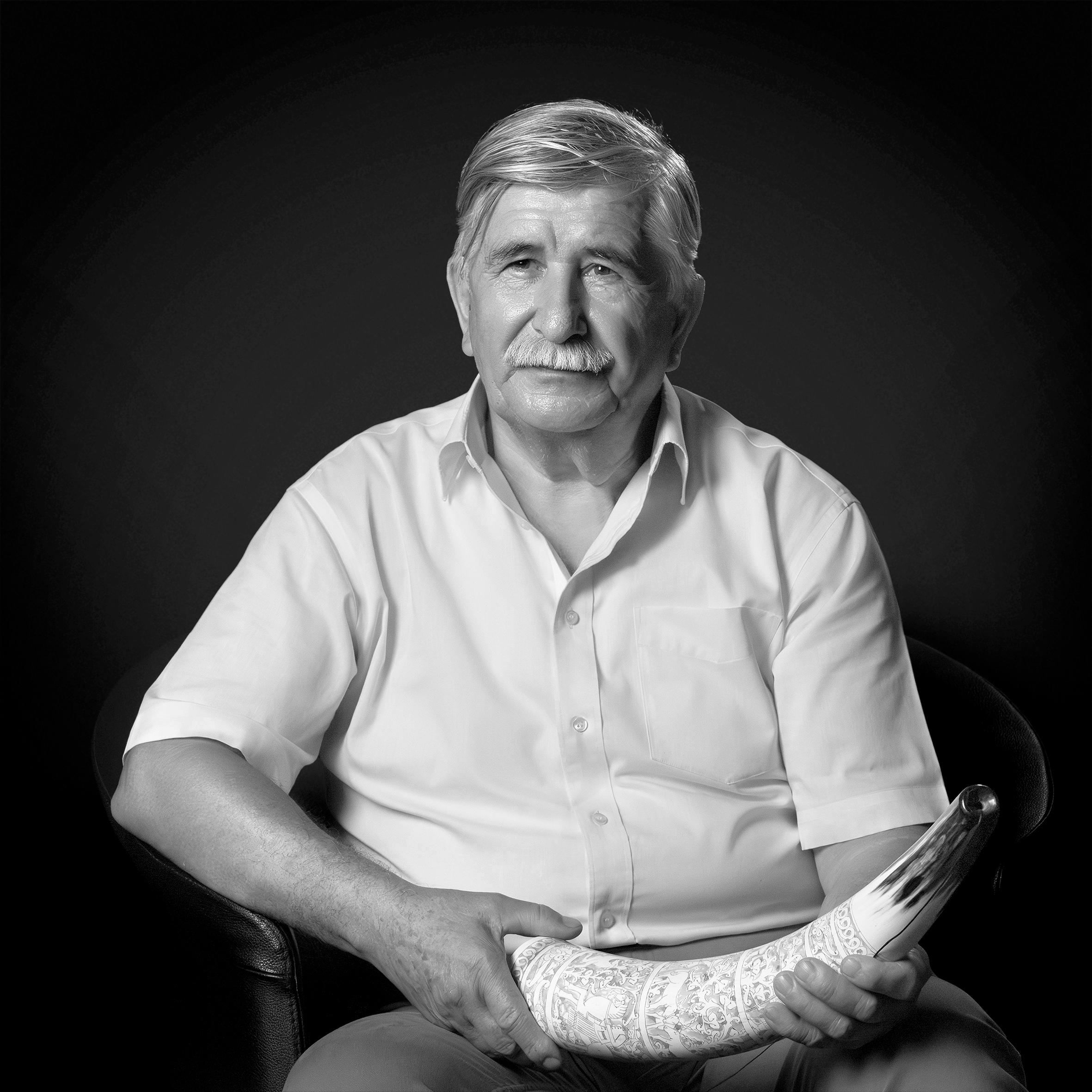 Gosztonyi Zoltán profilképe