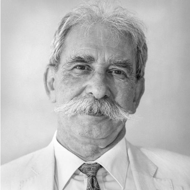 Radványi György profilképe