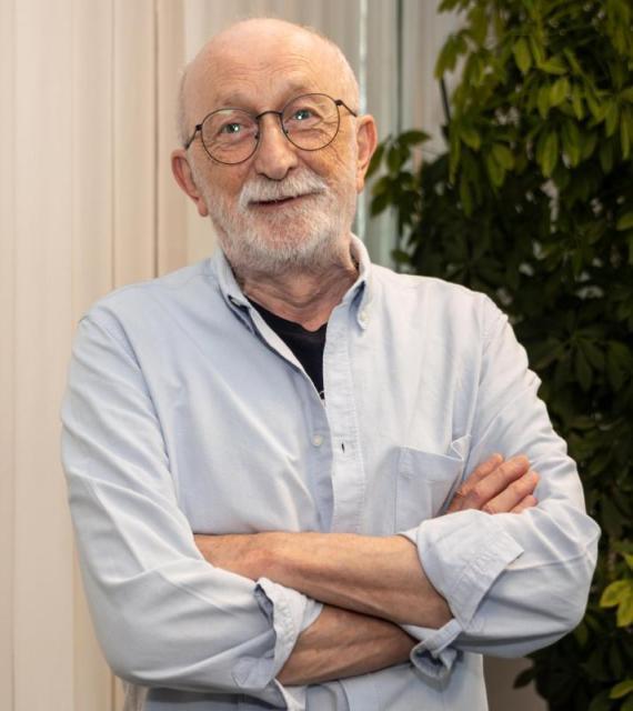 Kálmán László profilképe