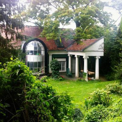 Félbevágott timpanon