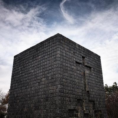 "Kockakő"- 56-os emlékmű