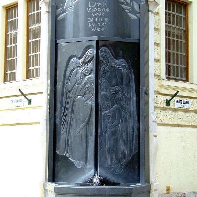 A szabadulás kútja (56-os emlékmű)