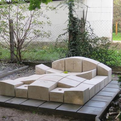 Schnaider László síremléke