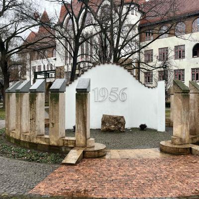 56-os forradalom emlékműve