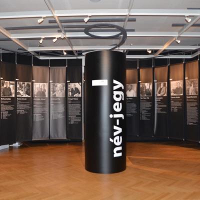 Névjegy, MMA Iparművészeti Tagozat kiállítása<br>Szent Adalbert Központ<br>Esztergom