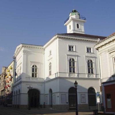 Miskolci Nemzeti Színház rekonstrukció (nagyszínház rekonstrukció, irodaház, raktár-műhely, szabadtéri színház, színészlakások, színészmúzeum, kamaraszínház, Déryné-kert, tömbbelső rendezés, Dr. Antall József tér)