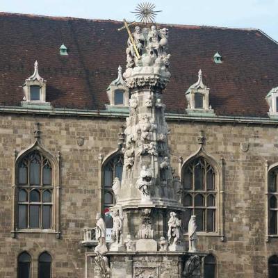 Szentháromság szobor helyreállítása