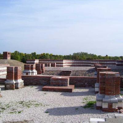 Csolt-monostor helyreállítása. Szoborpark